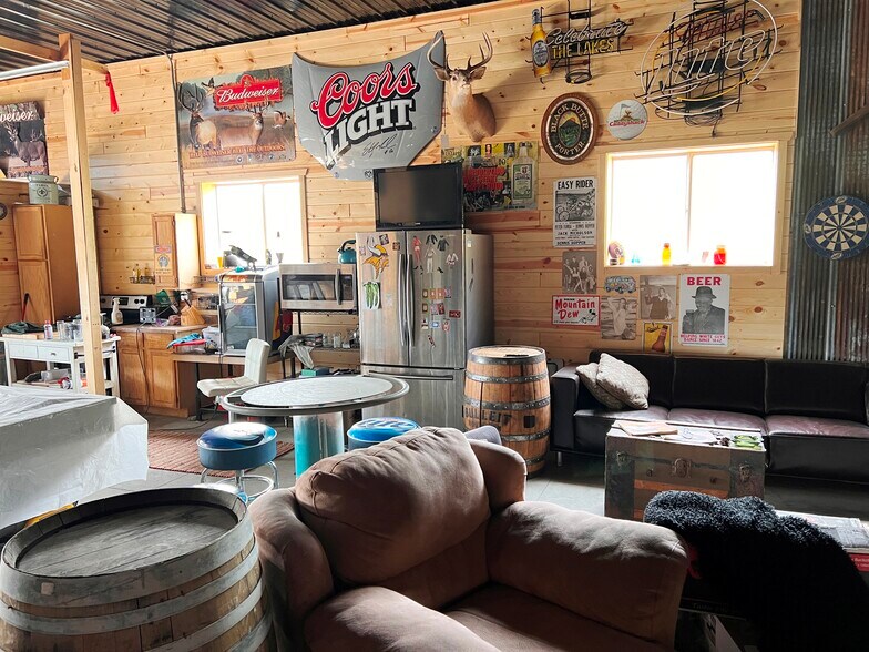 More Photos Of MN-371, Walker Showroom For Sale