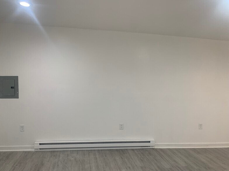 More Photos Of 1005 N Arlington Ave, Baltimore Flex For Lease