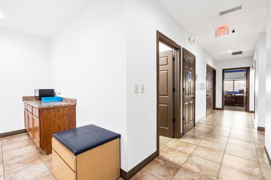 More Photos Of 4136 South Scenic, Springfield Office For Sale