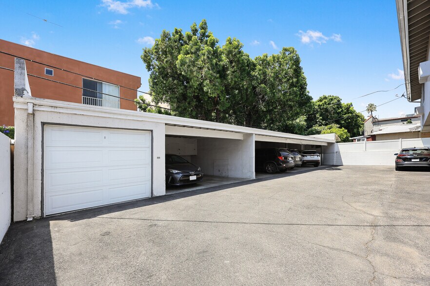 More Photos Of 11130 Huston St, North Hollywood Apartments For Sale