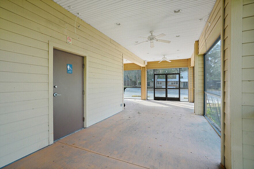 More Photos Of 2535 Main St, Leesburg Restaurant For Sale