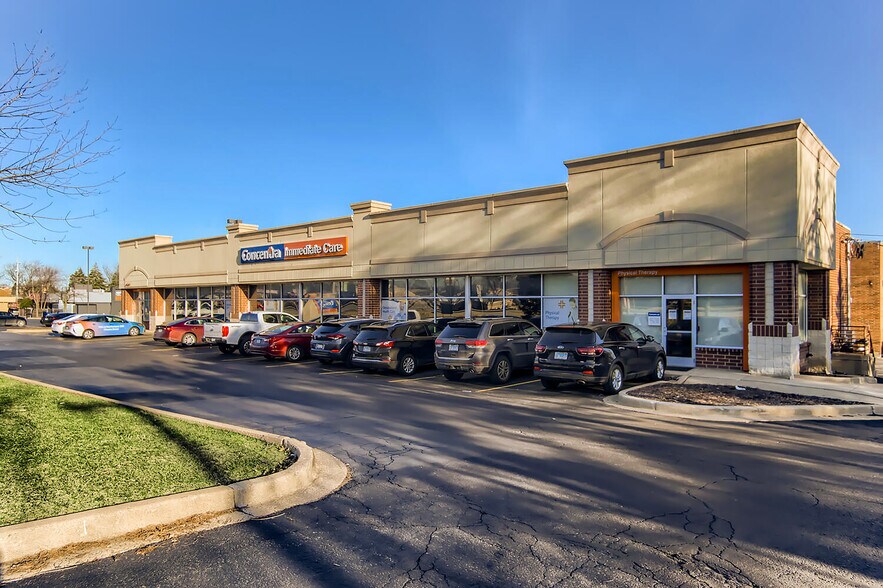More Photos Of 7329 Cass Ave, Darien Supermarket For Sale