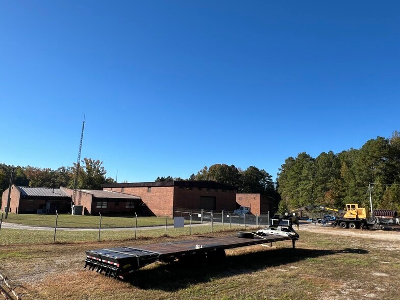 More Photos Of 704 State Road S-13-680, Jefferson Manufacturing For Lease