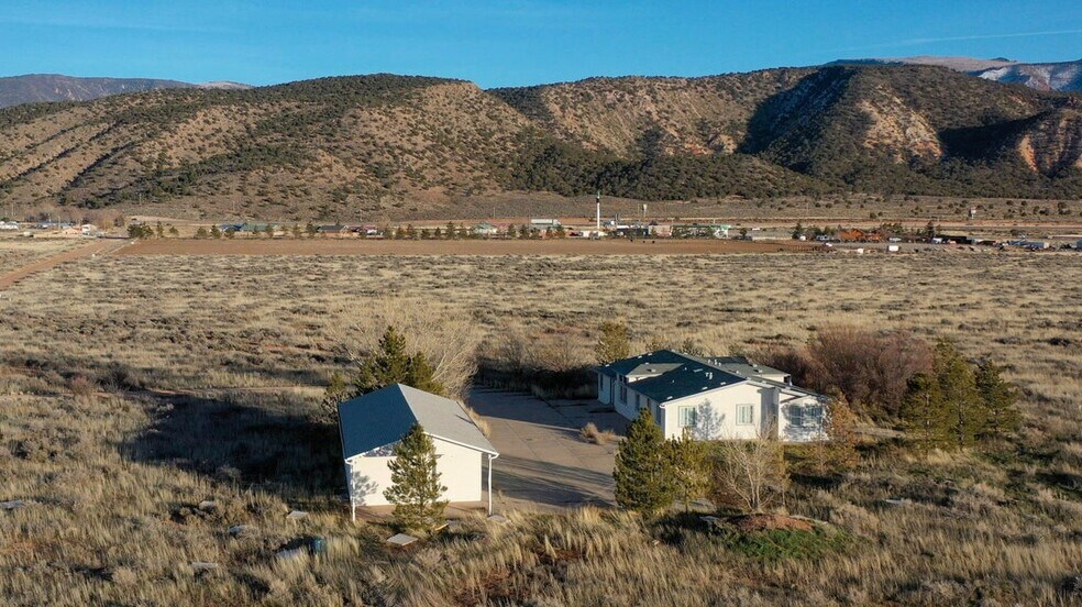 More Photos Of 5561 W 3600 S, Cedar City Specialty For Sale