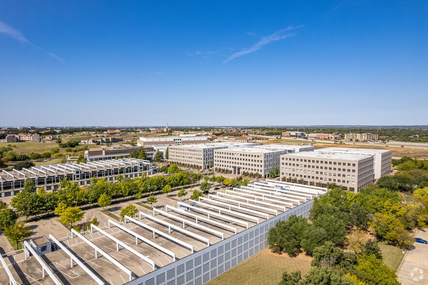 More Photos Of 1500 Solana Blvd, Westlake Unknown For Lease