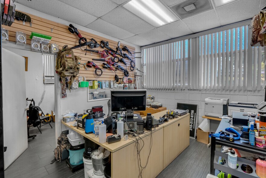 More Photos Of 5711 Sheila St, Commerce Warehouse For Sale