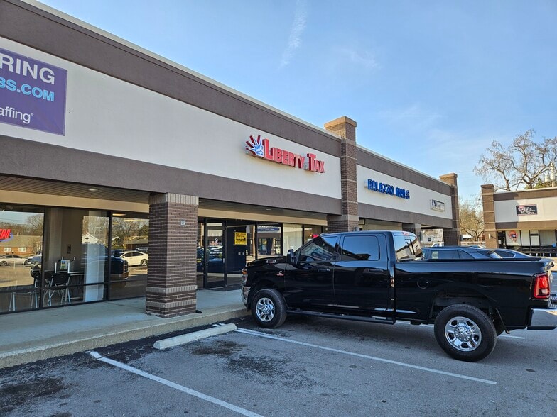 Primary Photo Of 506-516 W Main St, Lebanon General Retail For Lease