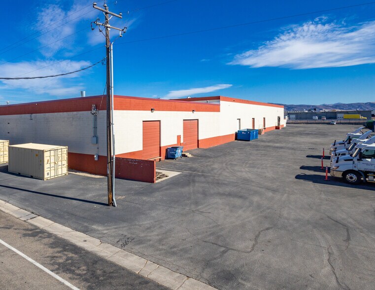 More Photos Of 865-955 W Amity Rd, Boise Warehouse For Lease