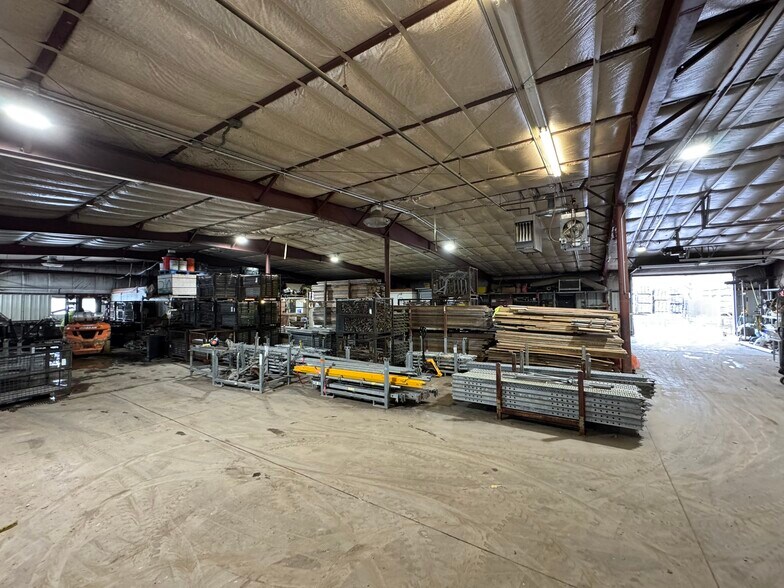 More Photos Of 2110 Jefferson St, Wisconsin Rapids Warehouse For Lease