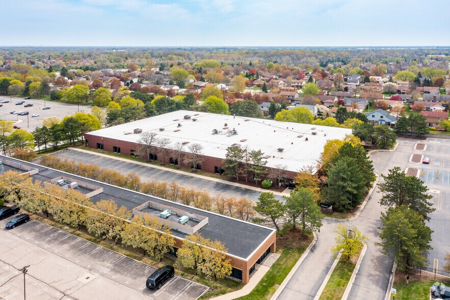 More Photos Of 38905 6 Mile Rd, Livonia Office Residential For Lease