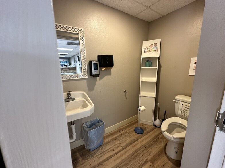 More Photos Of 1104 S Nova Rd, Ormond Beach Office For Sale