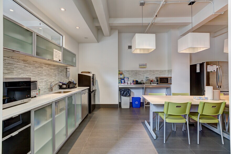 More Photos Of 510 Boul Saint-Laurent, Montréal Loft Creative Space For Sale