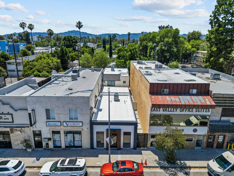 More Photos Of 11488 Burbank Blvd, North Hollywood Flex For Sale