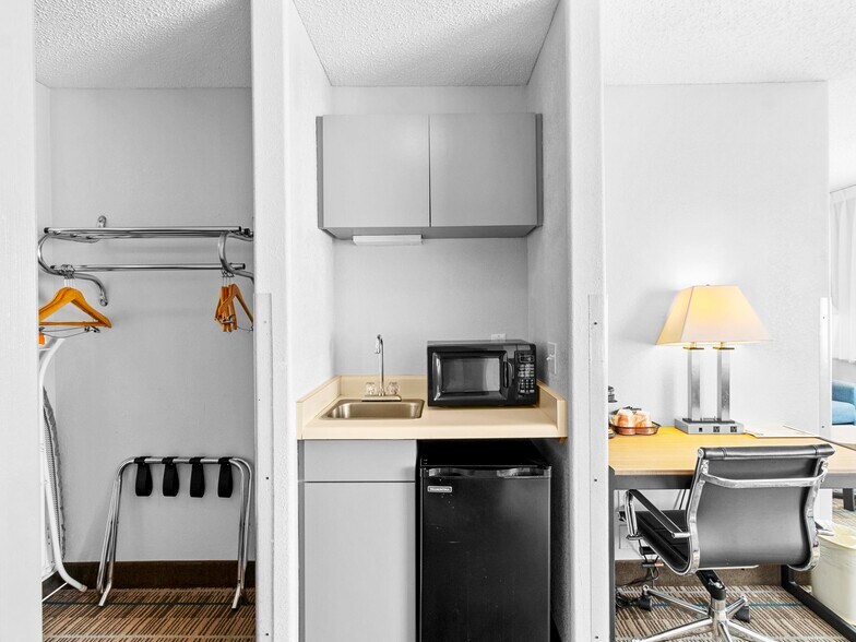 More Photos Of 15150 Brighton Rd, Brighton Hotel For Sale