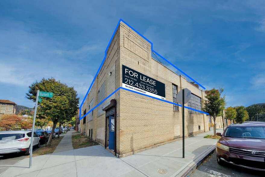 Primary Photo Of 830 Barry St, Bronx Warehouse For Lease