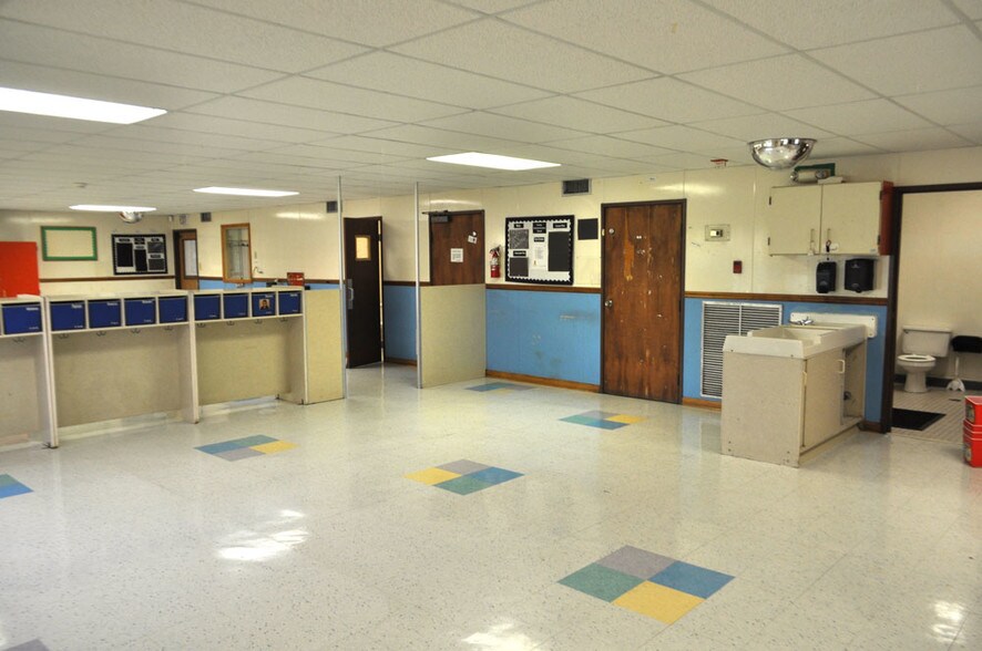 More Photos Of 3675 Riverdale Rd, Memphis Daycare Center For Sale