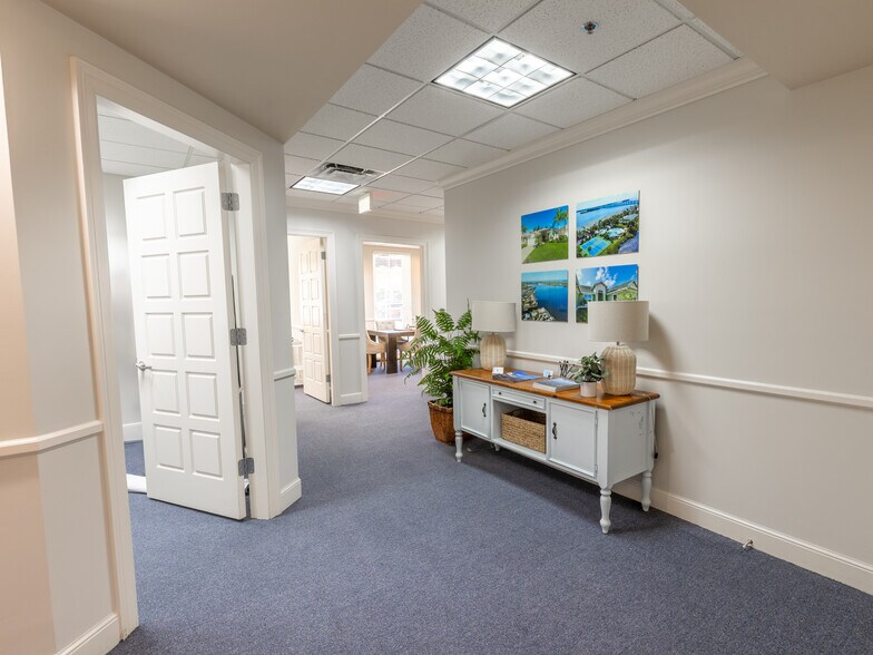 More Photos Of 1555 Indian River Blvd, Vero Beach Medical For Lease