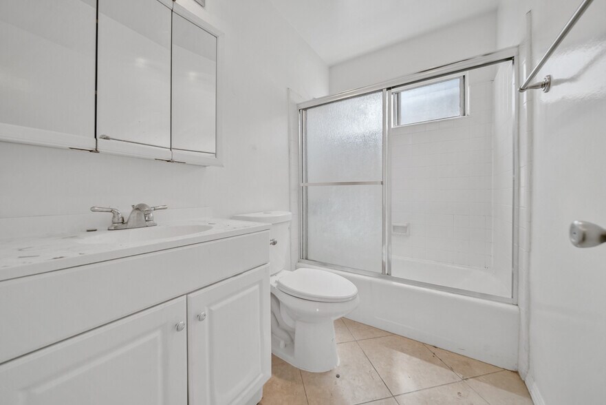 More Photos Of 2470 Purdue Ave, Los Angeles Apartments For Sale