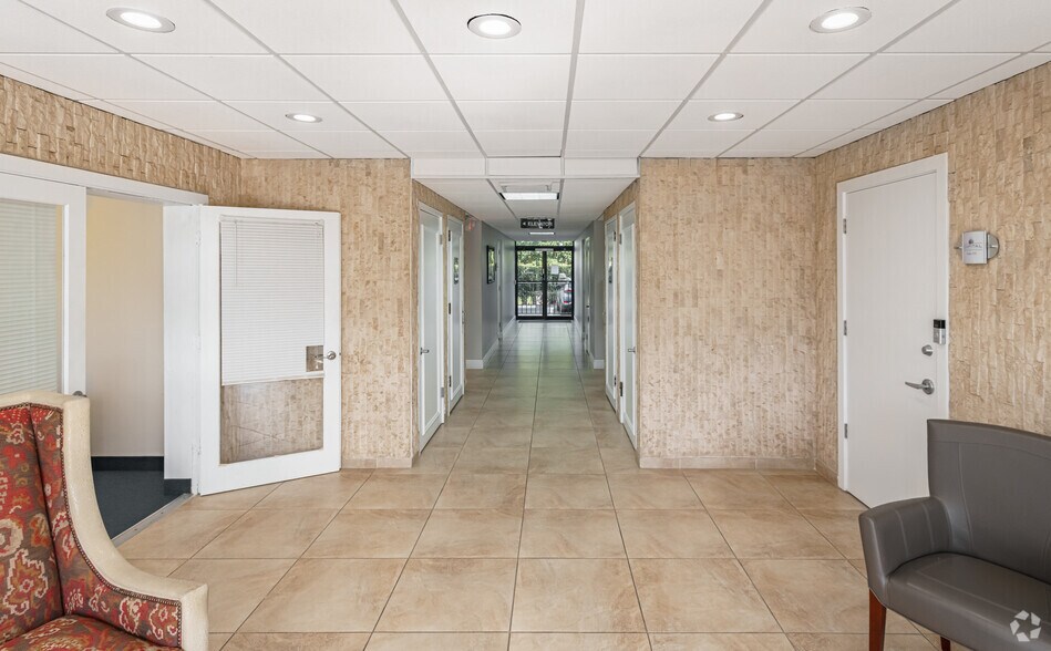 More Photos Of 618 US Highway 1, North Palm Beach Medical For Lease
