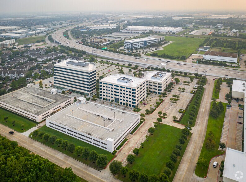 More Photos Of 10603 W Sam Houston Pky N, Houston Unknown For Lease