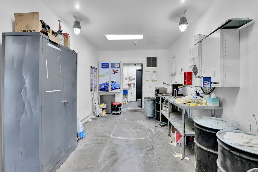 More Photos Of 4560 S Federal Blvd, Englewood Auto Repair For Sale