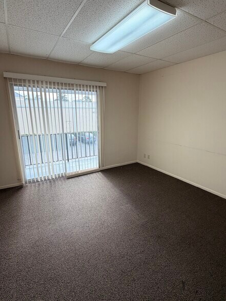 More Photos Of 1950 Courtney Dr, Fort Myers Office For Lease