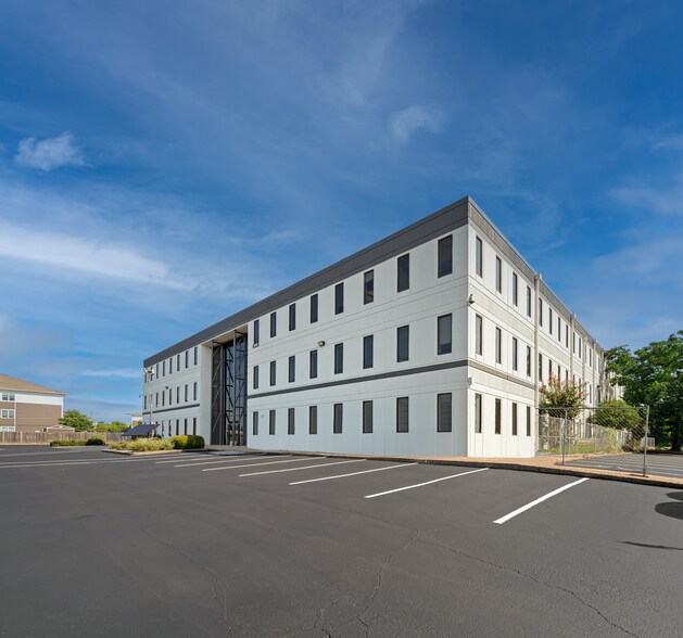 More Photos Of 1200 E Anderson Ln, Austin Office For Sale