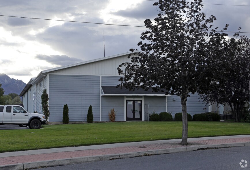 Primary Photo Of 9119 S Monroe Plaza Way, Sandy Freestanding For Lease