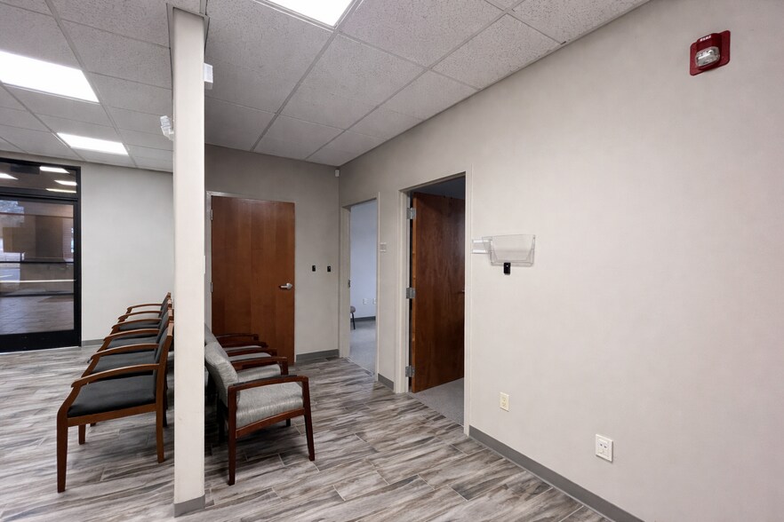 More Photos Of 37 Sandstone Cir, Jackson Medical For Lease