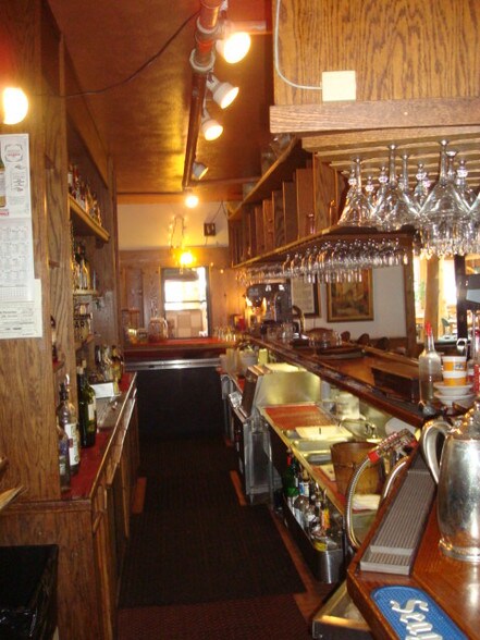 More Photos Of 24 Big Springs Dr, Nederland Restaurant For Lease