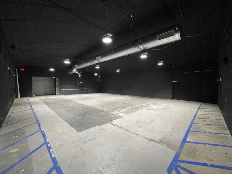 More Photos Of 2911-2919 Thornton Ave, Burbank Manufacturing For Lease