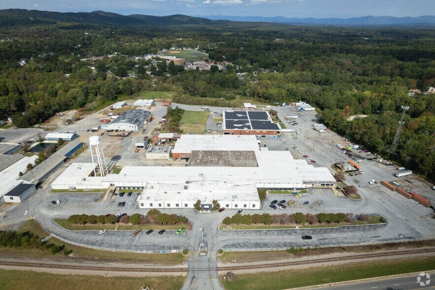 More Photos Of 1801 Rutherford Rd, Greenville Light Manufacturing For Lease