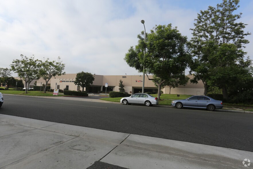 More Photos Of 365 Clinton St, Costa Mesa Manufacturing For Lease