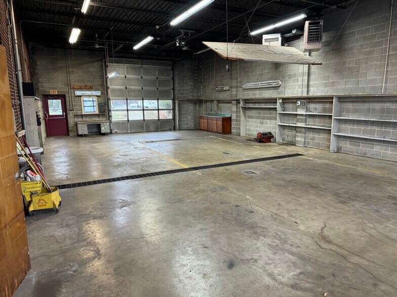 More Photos Of 315 Old Harrisburg pike, Landisville General Retail For Lease