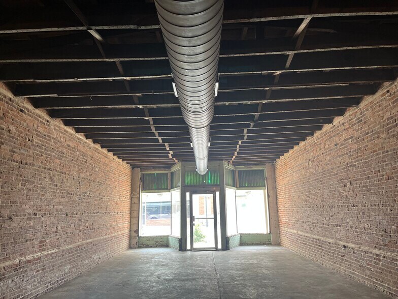 More Photos Of 8617 Old State Rd, Holly Hill General Retail For Lease