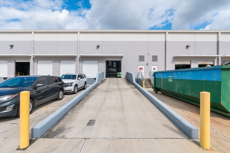 More Photos Of 475 N Cleary Rd, West Palm Beach Warehouse For Lease