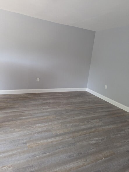 More Photos Of 601 Eastern Ave, Fairmount Heights Office Residential For Sale