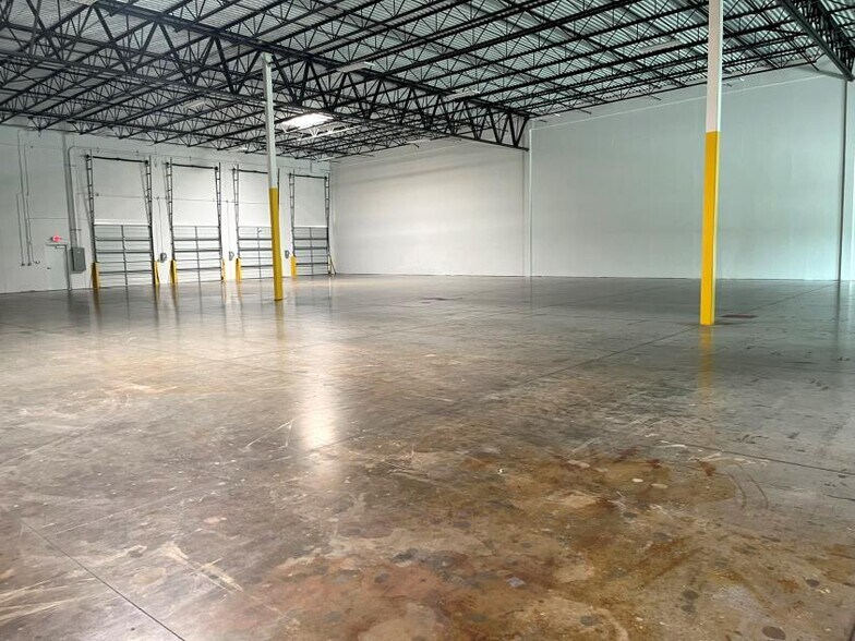 More Photos Of 7215 S John Young Pky, Orlando Unknown For Lease