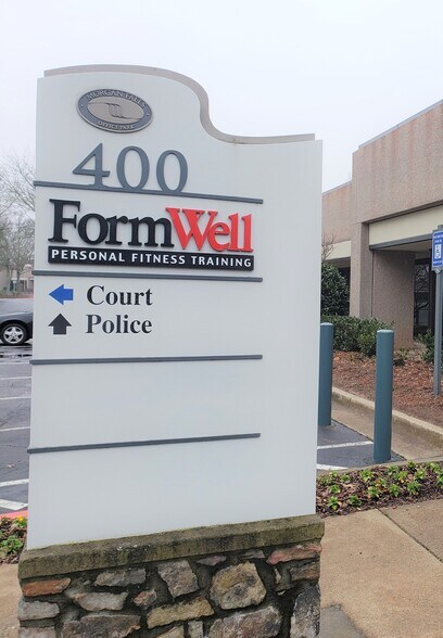 More Photos Of 7840 Roswell Rd, Sandy Springs Office For Sale