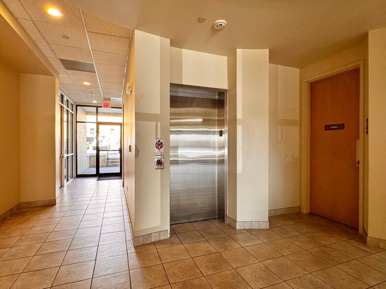 More Photos Of 684 Berkmar Cir, Charlottesville Office For Lease