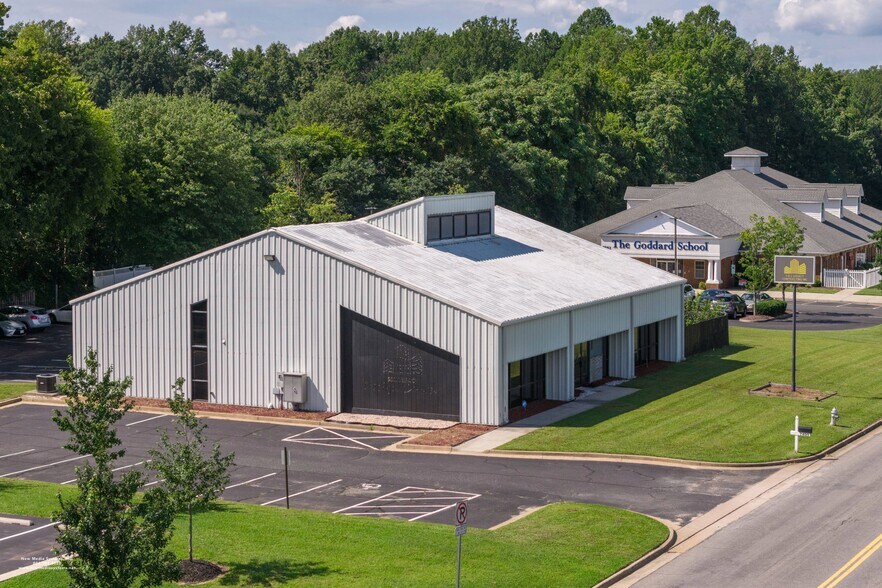 More Photos Of 7495 Old Hickory Dr, Mechanicsville Flex For Lease