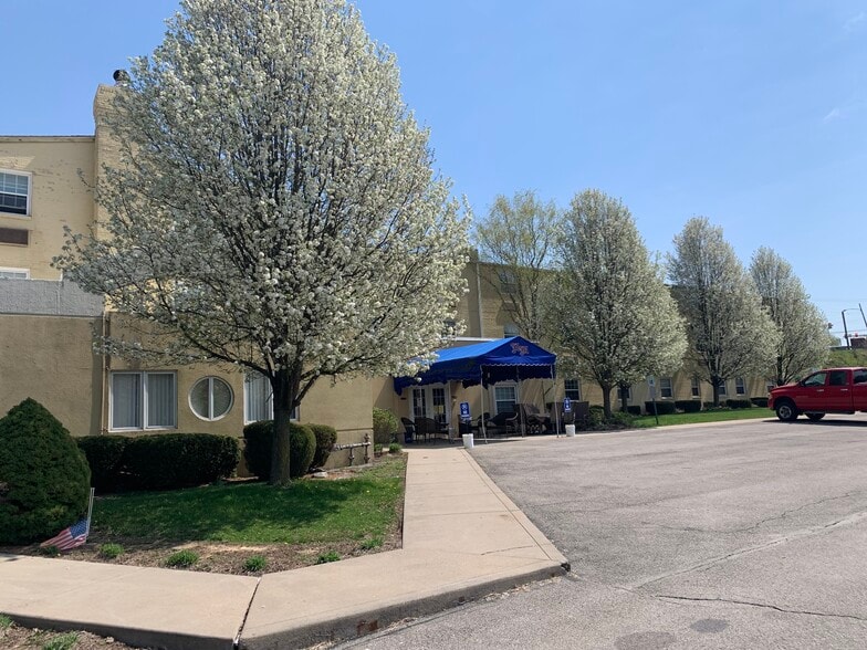 More Photos Of 4220 Saw Mill Run Blvd, Pittsburgh Assisted Living For Sale