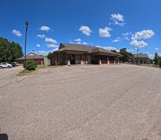 More Photos Of 11870 Cranston Dr, Arlington Office For Lease