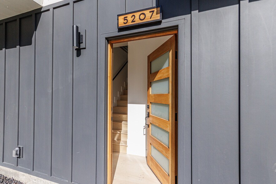 More Photos Of 5209 W 20th St, Los Angeles Multifamily For Sale