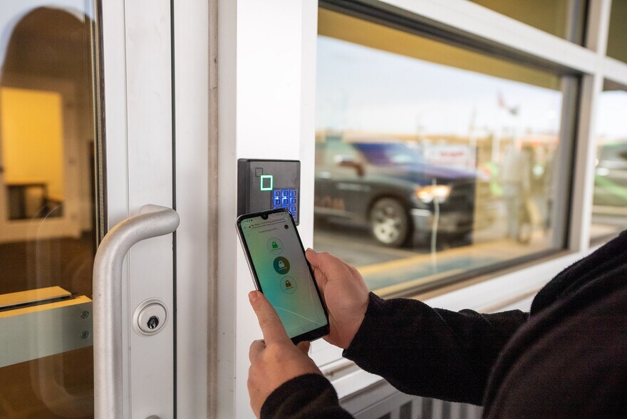 More Photos Of 2708 E Fountain Blvd, Colorado Springs Freestanding For Sale