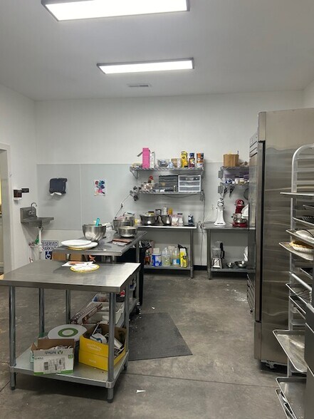 More Photos Of 200 Highlandville Rd, Highlandville Restaurant For Sale