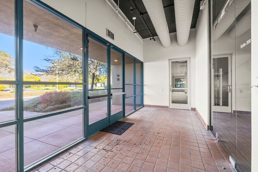 More Photos Of 6398 Cindy Ln, Carpinteria Office For Sale