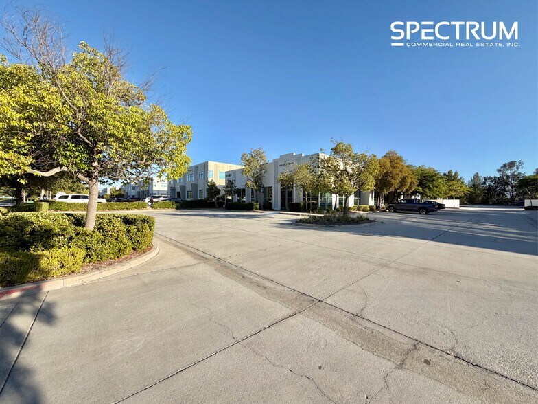 More Photos Of 27951 Smyth Dr, Valencia Office For Sale