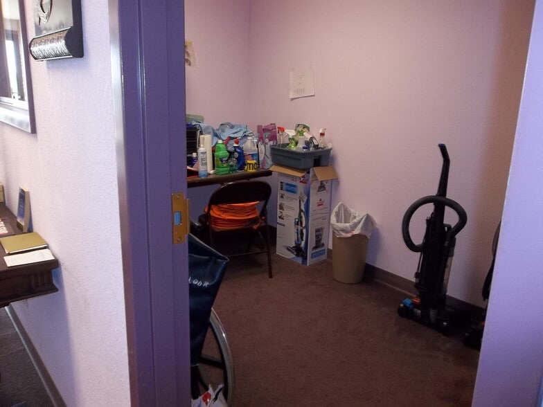 More Photos Of 1390 35th Pkwy Pky, Chanute Religious Facility For Sale