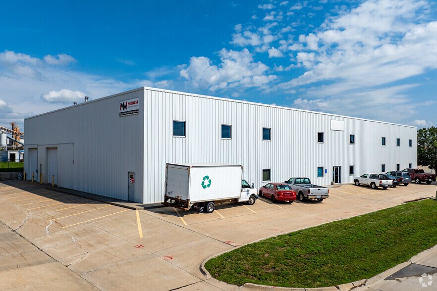 More Photos Of 5800 N 58th St, Lincoln Warehouse For Lease